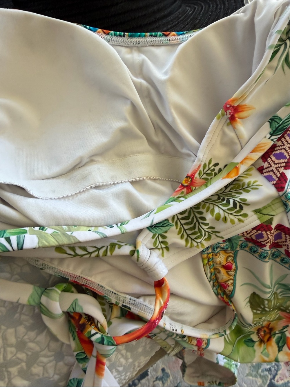 VENUS White Tropical Print Bodycon swimsuit with Jewel Motif - Picture 9 of 10